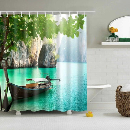 Douchegordijn met boot in tropische baai