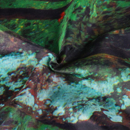 Douchegordijn met waterval in het bos