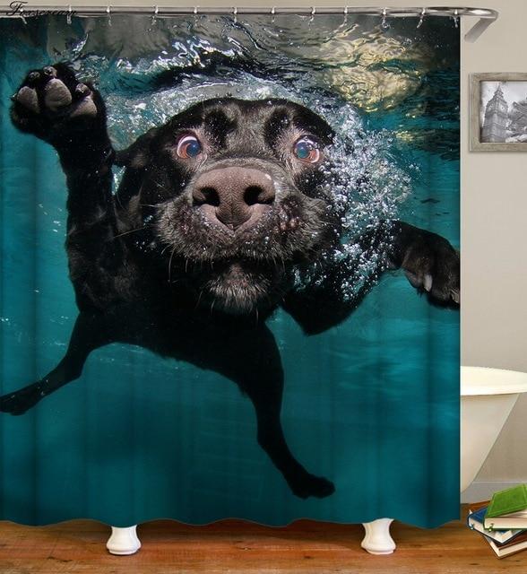 Grappig douchegordijn met zwemmende hond