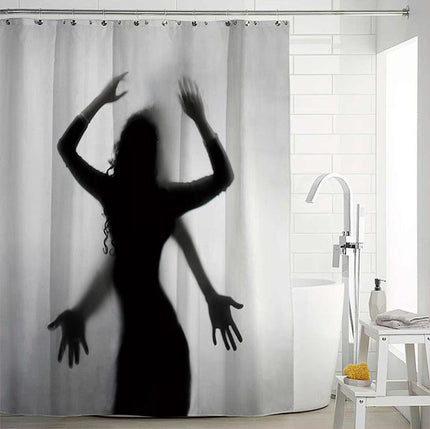 Griezelig douchegordijn met enge schaduw